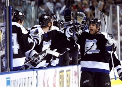 ＜06-07NHL プレーオフ＞ライトニング プロシュパルのゴールでデビルズに競り勝つ - 米国