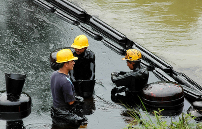 コロンビア、FARCのパイプライン攻撃で原油流出