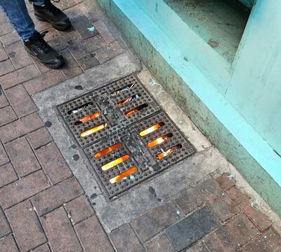 韓国「下水道から真っ赤な炎」という衝撃…たばこの吸い殻、よぎる大火災の恐怖