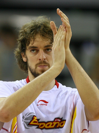 スペイン グループ1位で決勝トーナメントへ