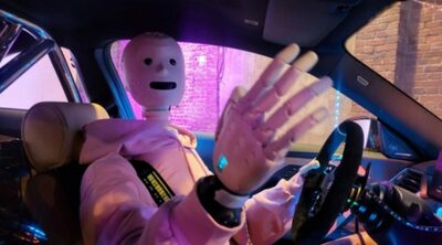 ソウルのファッション街にヒューマノイド登場…SFとAIベース、対話可能