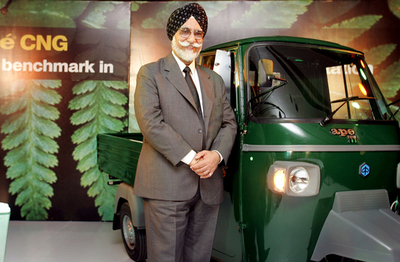 ピアジオ、新型3輪スクーター「Ape CNG」をインドで販売