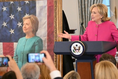 NATO拡大、プーチン氏の「自業自得」 ヒラリー氏