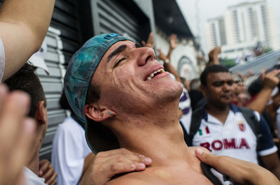コリンチャンス優勝に歓喜する地元サポーター、クラブW杯