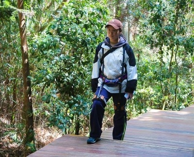 「外骨格ロボット」が福建の観光地で人気に