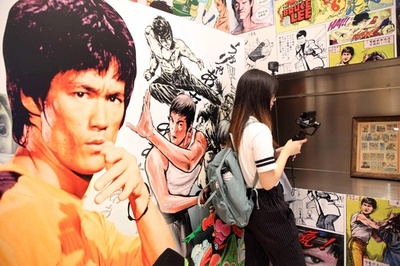 45年たっても色あせない魅力 香港でブルース・リー展