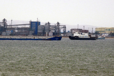 ウクライナ、クリミア近くでロシア船に無人機攻撃 死傷者も 