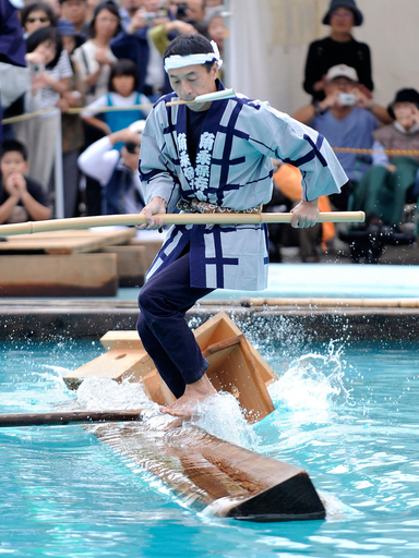 伝統芸能｢木場の角乗り｣、江戸の技を披露