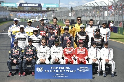 億万長者のF1ドライバー、夕食代を17人で割り勘