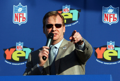 NFL 慈善事業に100万ドルの寄付を行う