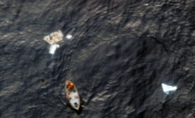 エールフランス機事故、男性2人の遺体など収容 事故後初