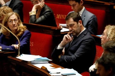 反イスラム発言の少女に殺害脅迫、言論の自由めぐる論争再燃 フランス