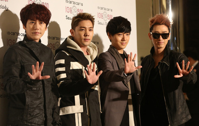 「10コルソコモ」5周年、BoAや少女時代のメンバーらが集結