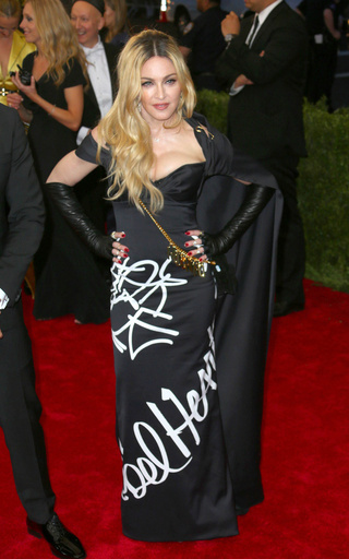 米銃乱射事件受け、マドンナが「ヘイトクライム撲滅」訴える