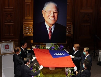 台湾・李元総統の告別式、米国務次官や森元首相ら参列