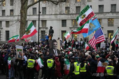イラン反政府抗議を支持、ロンドンやパリなどでデモ集会