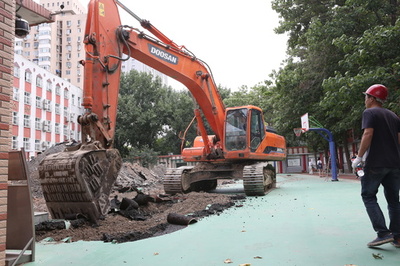 学校運動場の舗装に有毒産廃を再利用、9工場を閉鎖 中国