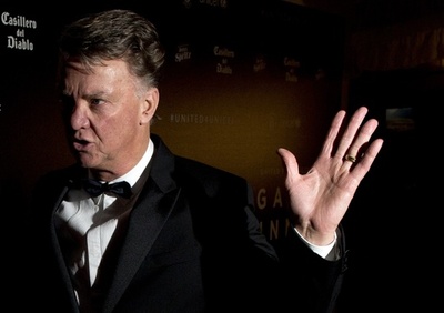 バルデス、マンUの夕食会に招待されず―妻はクラブを批判