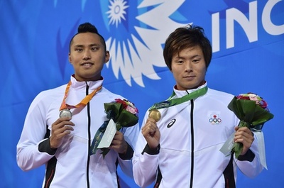 塩浦が男子50m自由形で銀、伊藤が銅 アジア大会