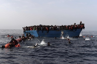 地中海で移民ら1400人救助 イタリアへの到着数、過去最多更新