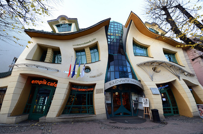 ぐにゃぐにゃに溶けちゃった？ポーランドの珍建築