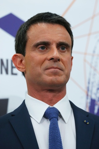 不明エジプト航空機「いかなる可能性も排除できず」 仏首相