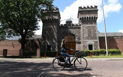 「未解決事件カレンダー」配布、情報提供で2件の捜査再開 オランダ