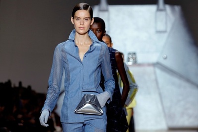 「アクリス」20年春夏