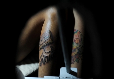 インドネシア・バリ島のタトゥーでHIV感染の疑い、豪州当局が発表