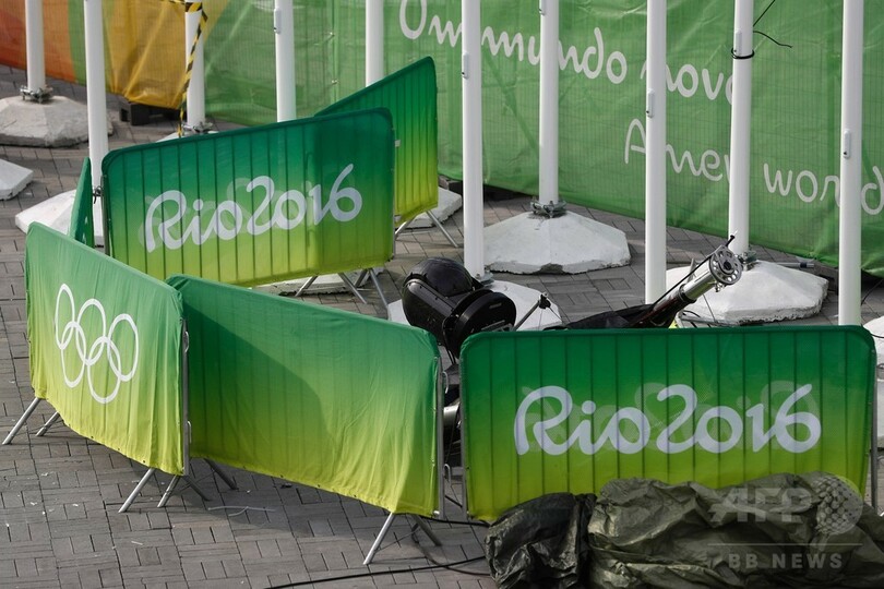 五輪メイン会場で巨大テレビカメラが落下、7人が負傷