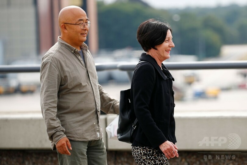 劉暁波氏の妻、ドイツに到着 中国が出国許可、イメージ悪化回避か