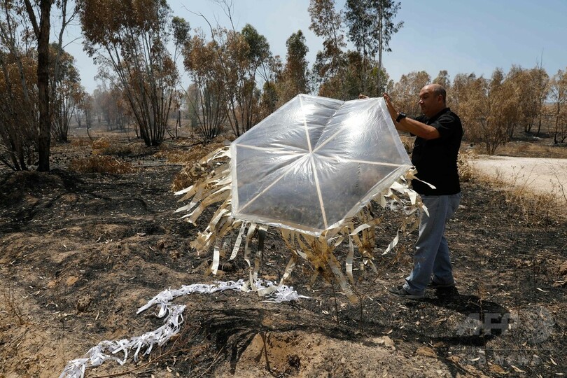 燃えるたこで農地狙う パレスチナ抗議デモで新たな作戦