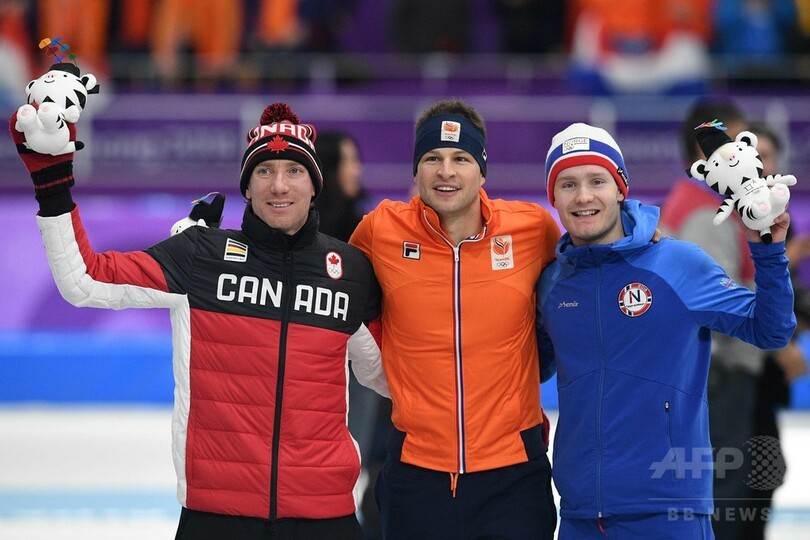 オランダのクラマーが3連覇、スピードスケート男子5000m