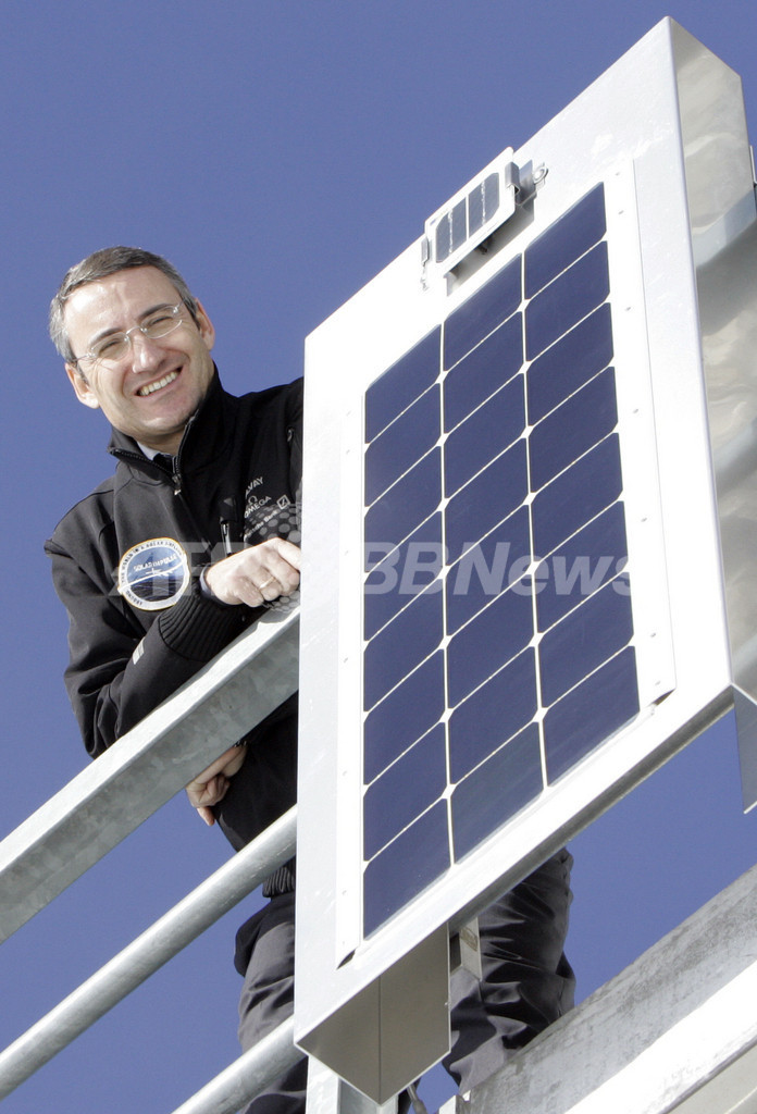 100％太陽発電の飛行機目指し、スイスアルプス山中でソーラーパネル実験