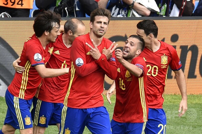 伊がベルギー撃破！ 王者スペインはピケ弾で初戦白星