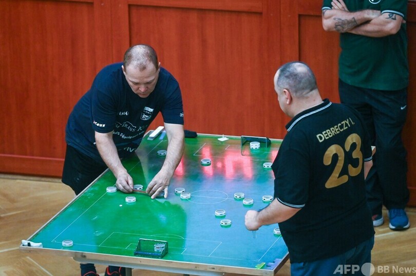 ハンガリーで愛され続ける「ボタンサッカー」 若者にカルト的人気も