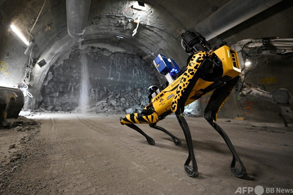ロボット犬、 核廃棄物処分場で訓練中 フランス