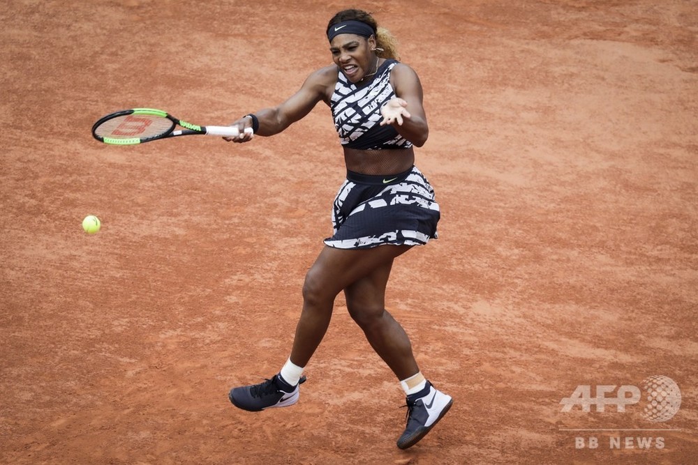 セレーナが今年も派手ウエア披露、全仏初戦突破で通算800勝目 写真8枚 国際ニュース:AFPBB News