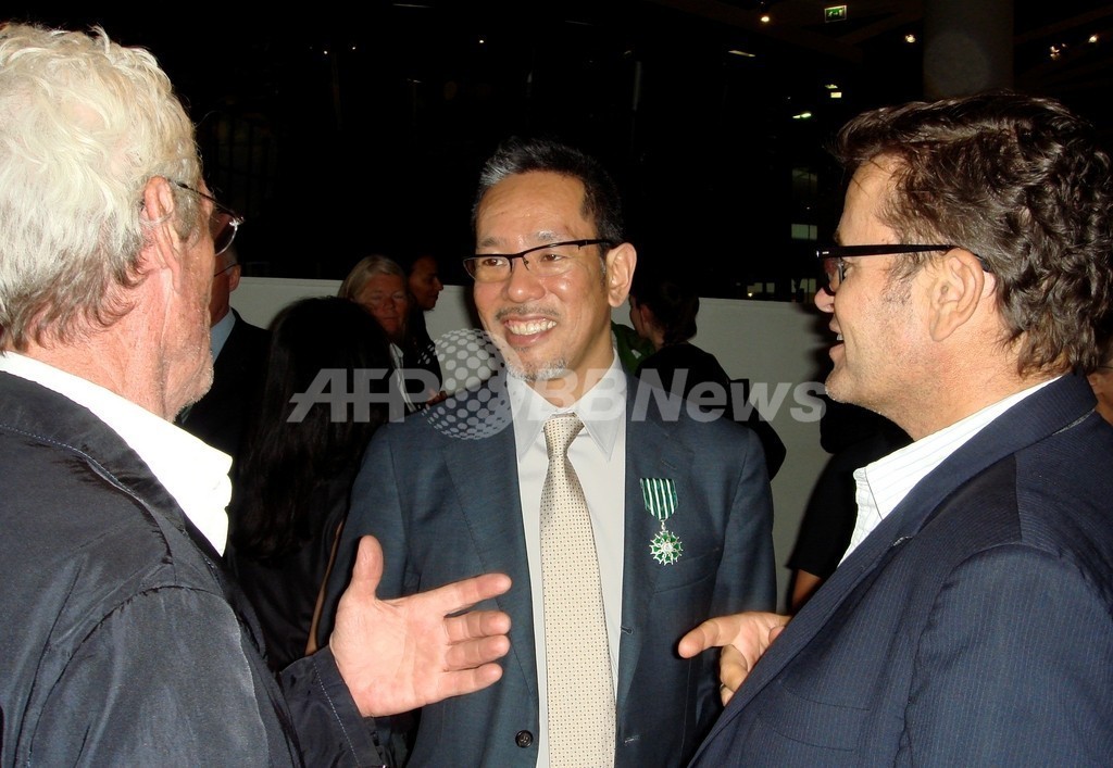 デザイナー滝沢直己、フランス芸術文化勲章シュバリエを受章