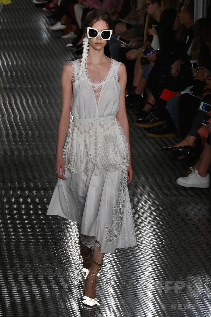 「ヌメロ ヴェントゥーノ」17年春夏