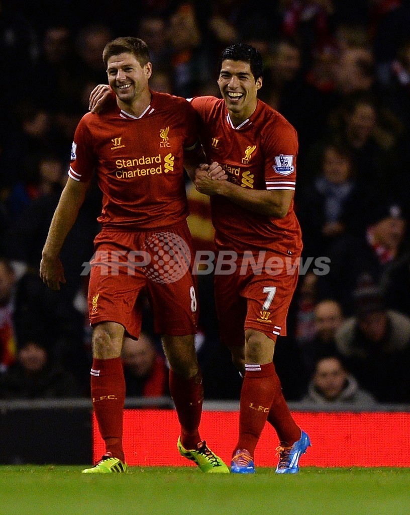 スアレスが4得点の活躍！リバプールが快勝 写真10枚 ファッション