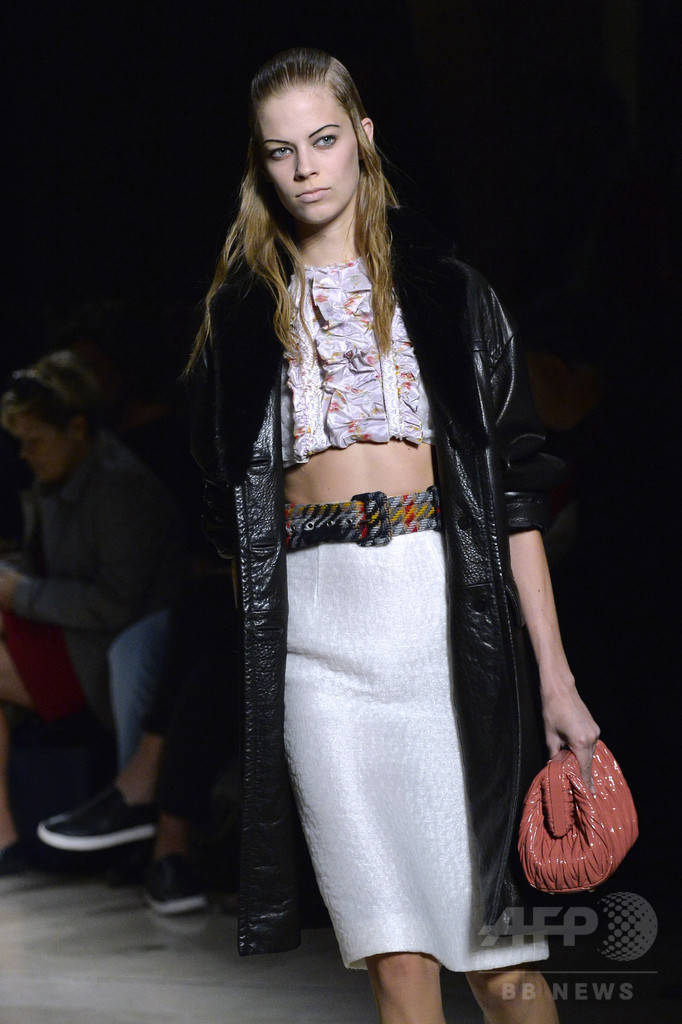 映画『フィメール・トラブル』をテーマに、「ミュウミュウ」15年春夏