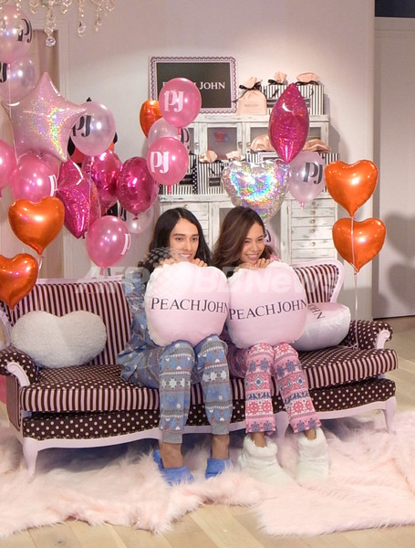 ネガティブモデル栗原類も登場、「PJ」最新カタログお披露目会