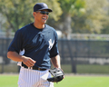 米大リーグ（MLB）、ニューヨーク・ヤンキース（%%New York Yankees%%）は18日、野手陣がフロリダ州タンパのジョージ・M・スタインブレナー（George M. Steinbrenner Field）で行われているキャンプに合流し練習を開始した。写真は守備練習に臨むアレックス・ロドリゲス（%%Alex Rodriguez%%）。(c)AFP/Getty Images/Al Messerschmidt