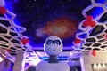 ネパールの首都カトマンズにあるレストラン「ナウロ」で、客に料理を運ぶロボットウエーター「ジンジャー」（2018年10月26日撮影）。(c)Prakash MATHEMA / AFP