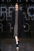 米ニューヨーク市内で発表された「DKNY」15/16年秋冬コレクション（2015年2月15日撮影）。(c)AFP/Getty Images/Neilson Barnard