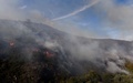 コロンビア・ボゴタ近郊グアタビタで発生した森林火災（2022年1月22日撮影）。(c)DANIEL MUNOZ / AFP