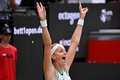 女子テニス、ベット1オープン、シングルス決勝。優勝を喜ぶペトラ・クビトバ（2023年6月25日撮影）。(c)Tobias SCHWARZ / AFP