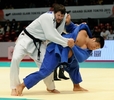 柔道、グランドスラム東京大会（Grand Slam Tokyo 2011）は11日、最終日の男女5階級が行われ、日本勢は3階級で優勝した。

男子100キロ超級決勝で韓国のチョ・グハン（Cho Guham、右）と対戦するロシアのアレクサンダー・ミハイリン（Alexander Mikhaylin、2011年12月11日撮影）。(c)AFP/Toru YAMANAKA
