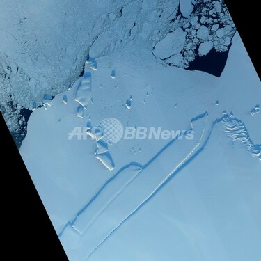 南極で18キログラムの隕石を発見、過去25年近くで最大 国際探査で 写真